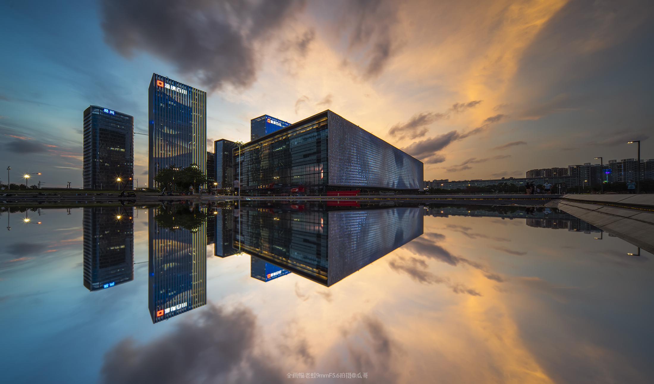 深圳街头广角建筑摄影