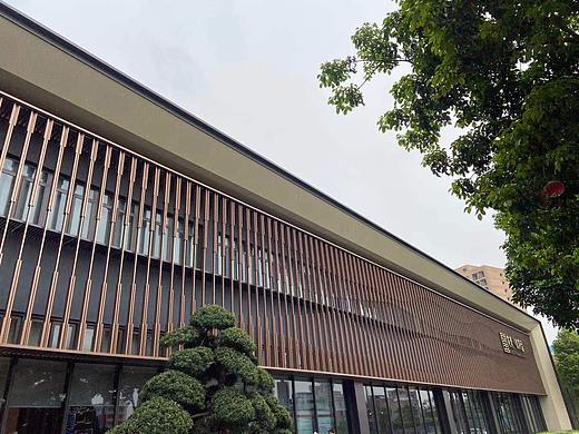 售楼部不锈钢屏风景墙安装效果图 霸气