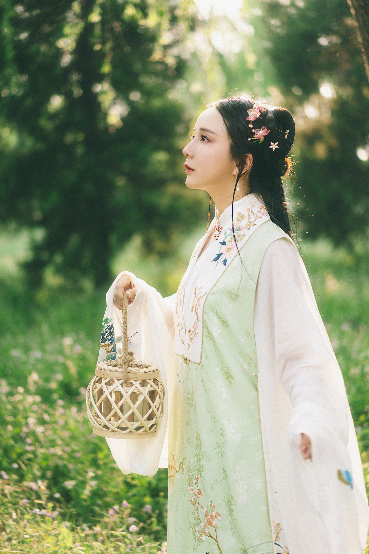 温柔清新汉服小姐姐