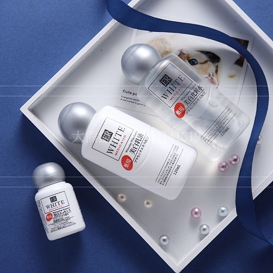 化妆品场景图拍摄原图裁切