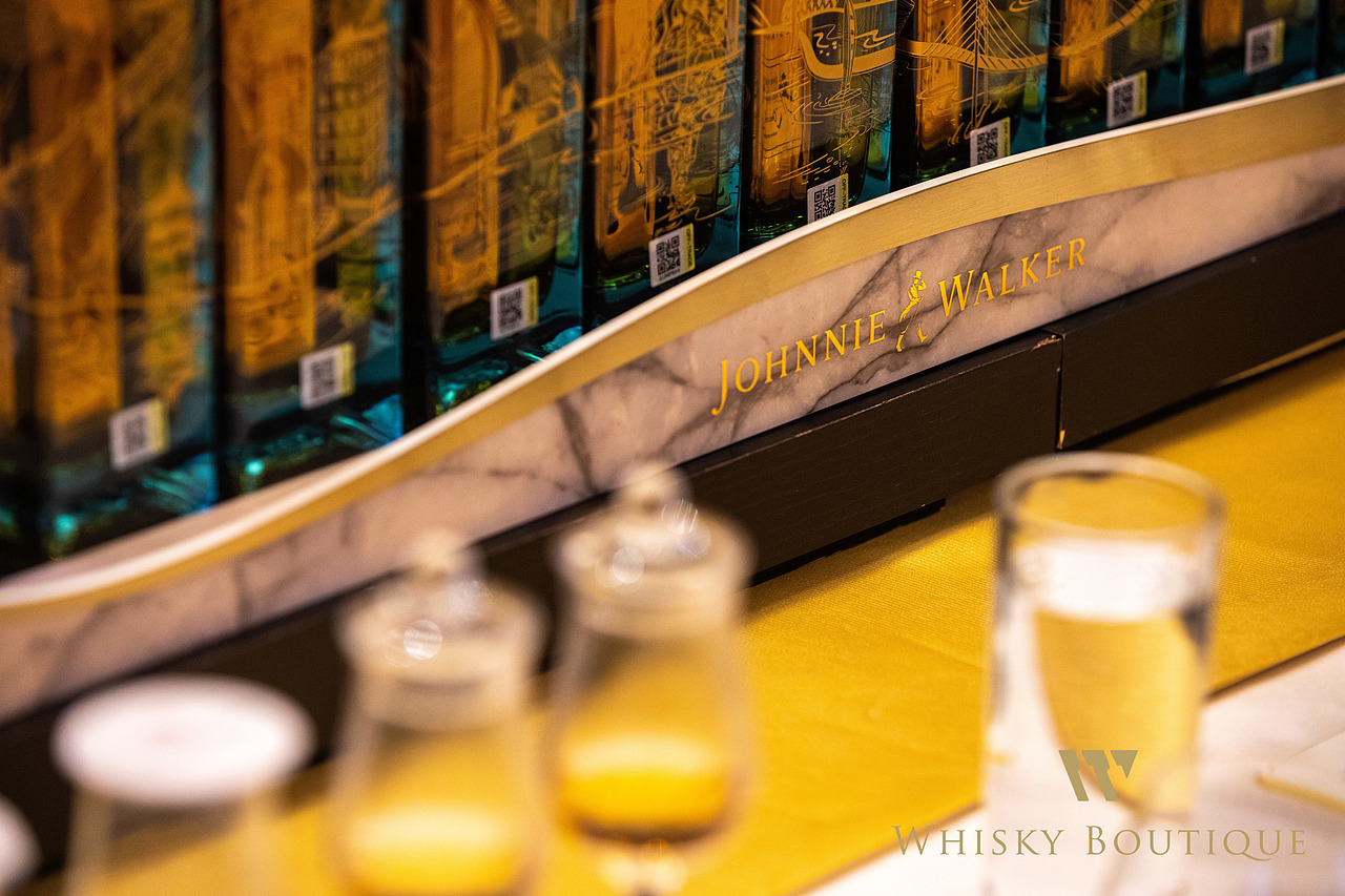 JOHNNIE WALKER尊尼获加 X 大湾区 蓝牌威士忌插画设计（图ZMTg3NjU3MzIw） - 包装 - 站酷设计师李耀辉TONG原创素材 - 站酷ZCOOL