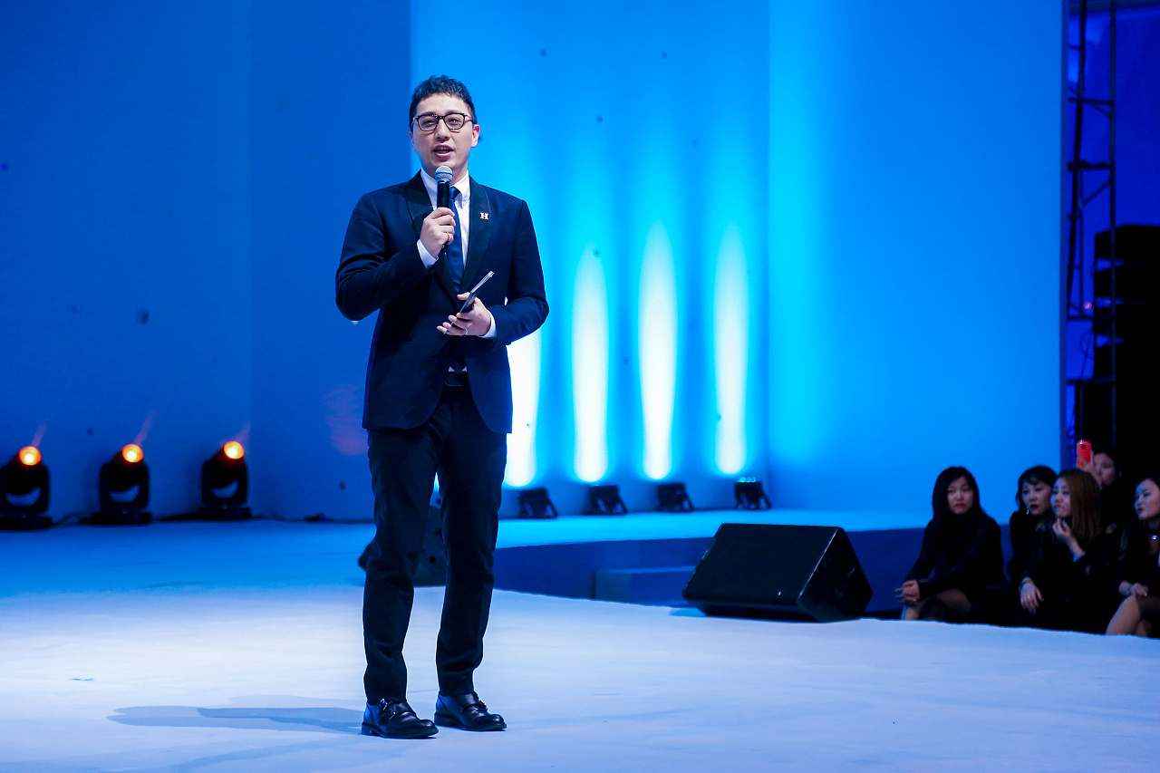 北京水立方奢悦发布会 /华少主持 & 优我女团热舞