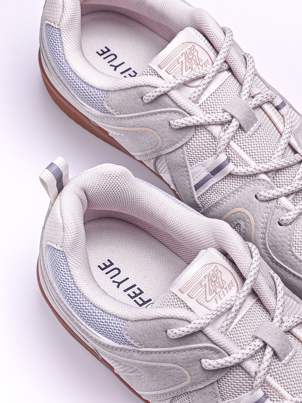 手机静物摄影练习-德训鞋（图ZMzc1NDc2NDQ4） - 产品摄影 - 站酷设计师Biiin_原创素材 - 站酷ZCOOL