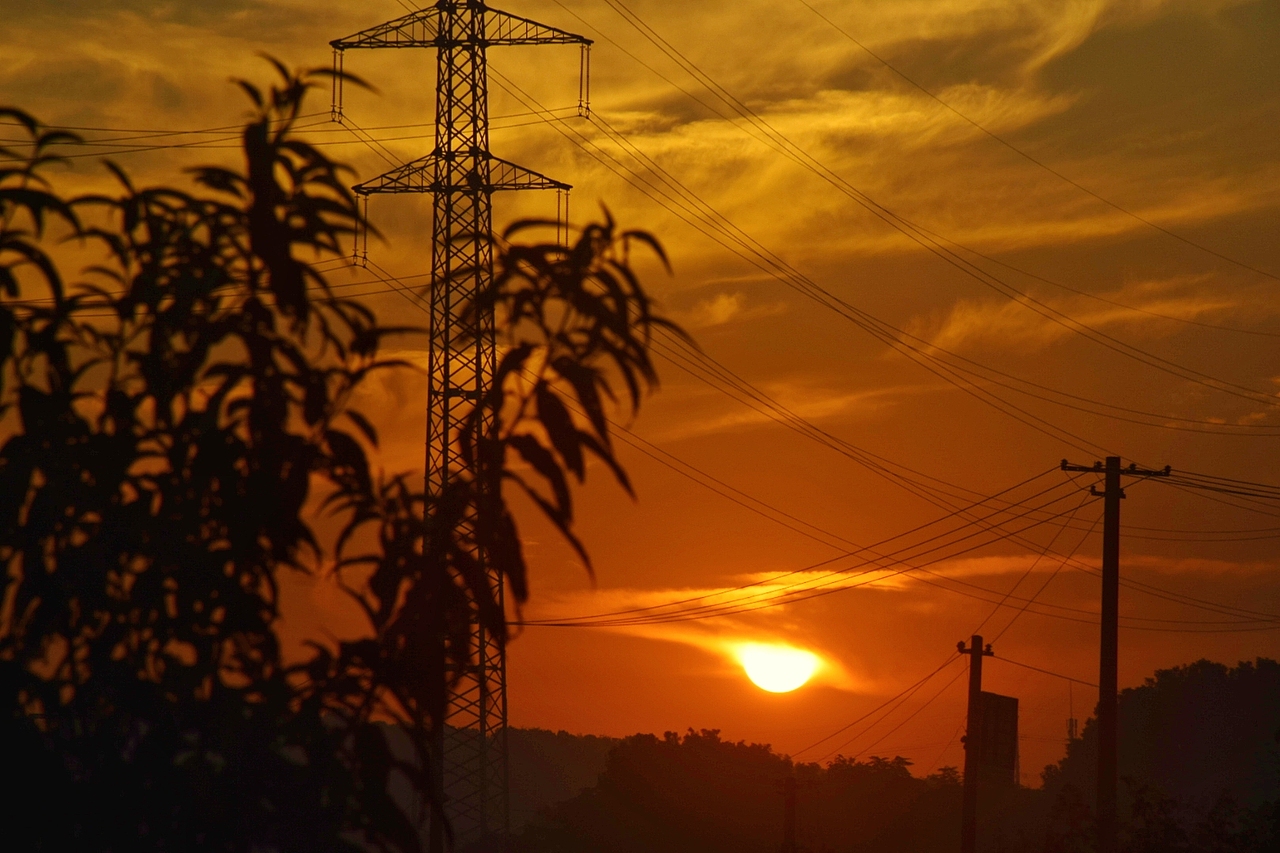 昨日朝霞 季秋晨雾