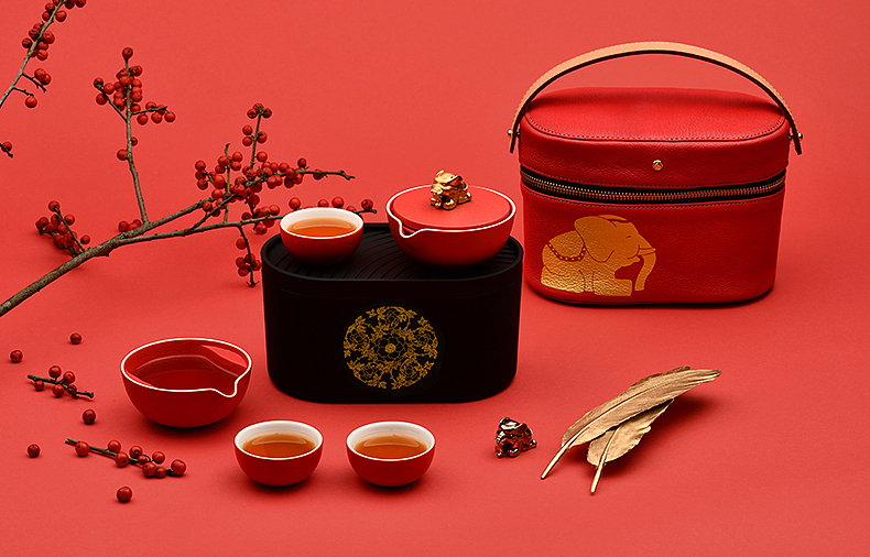 特写。手提包为香港GROTTO定制的。采用意大利羊皮。