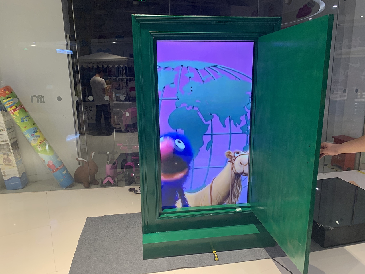 网红任意门出租任意门厂家打开门看到不同风景互动装置