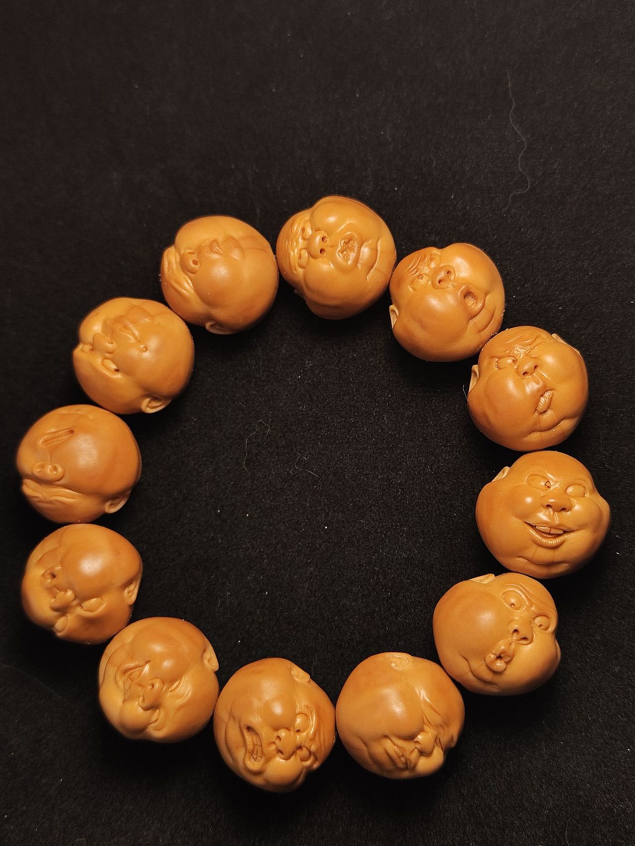 覃投艺核工作室希早核雕作品效果