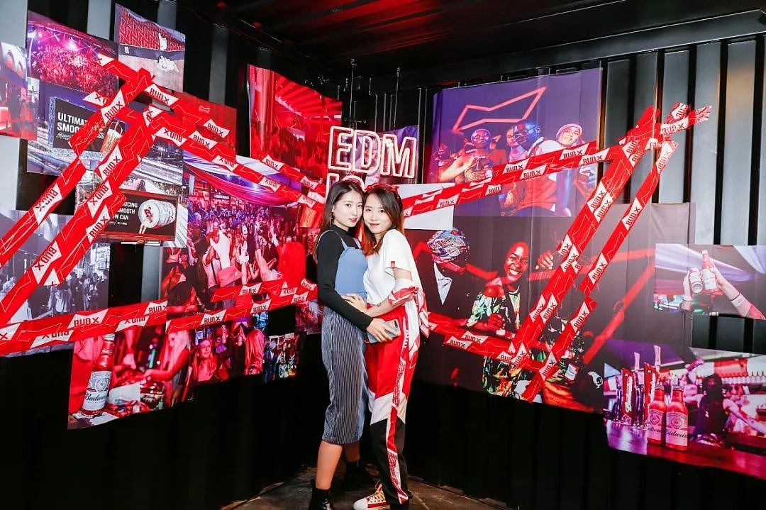 Creamfields 2019 百威BUDX凭借集装箱展厅完胜_集装客