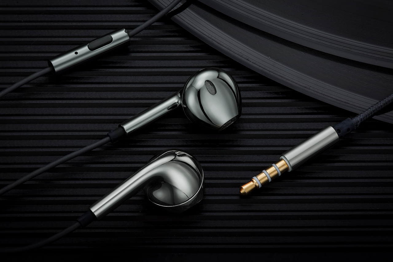 耳机产品实拍摄影（图ZMTQ0NjE5NTIw） - 产品摄影 - 站酷设计师陈家伟原创素材 - 站酷ZCOOL