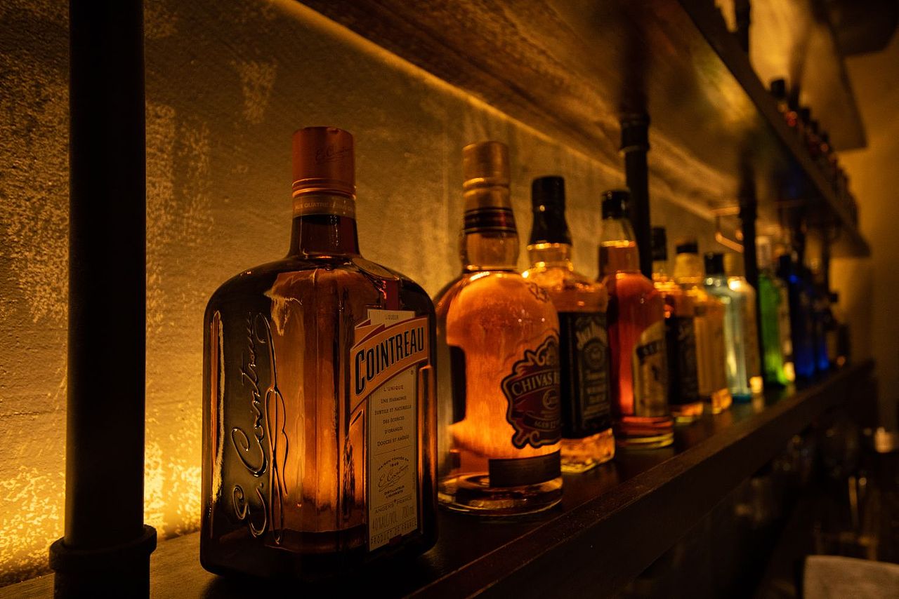 清晨落日小酒馆实景落地