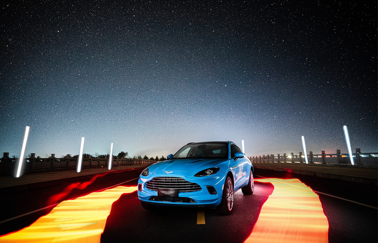 光绘汽车—阿斯顿马丁dbx