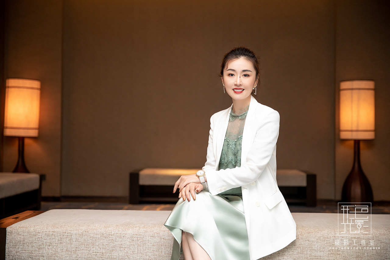 女性企业高管形象照