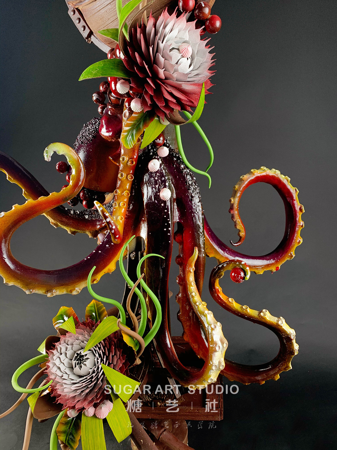 巧克力造型作品细节图拍摄-寻宝主题巧克力雕塑作品