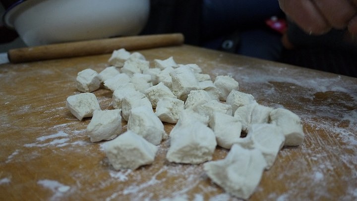 黏在家里 年在家里