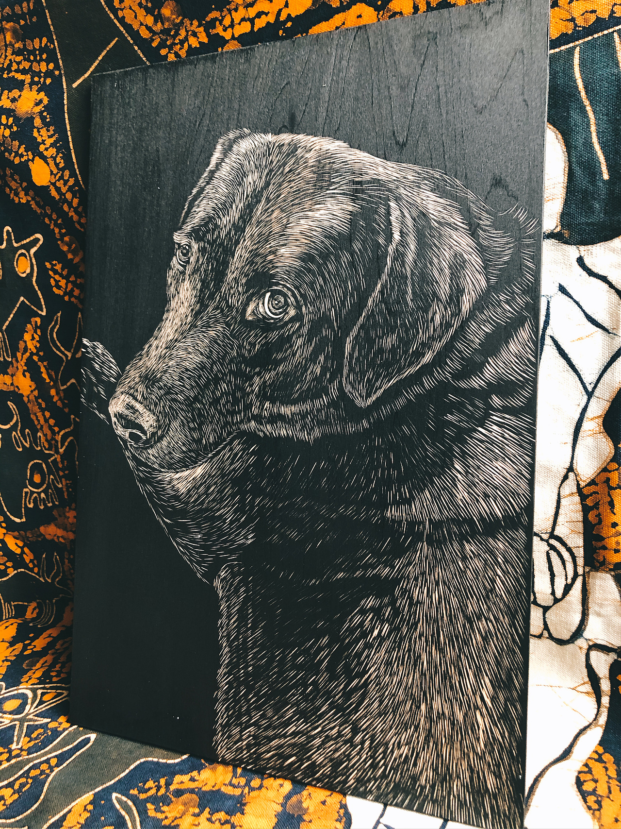 手工雕刻黑白木刻版画狗狗