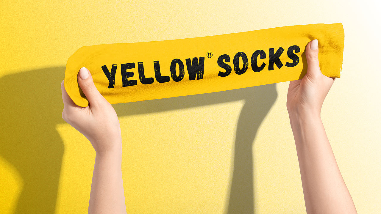 YELLOW潮袜品牌LOGO设计|服饰 服装|LOGO VI设计(图ZMzYxMDExMTY0) - Logo - 站酷设计师艾亿客原创素材 - 站酷ZCOOL