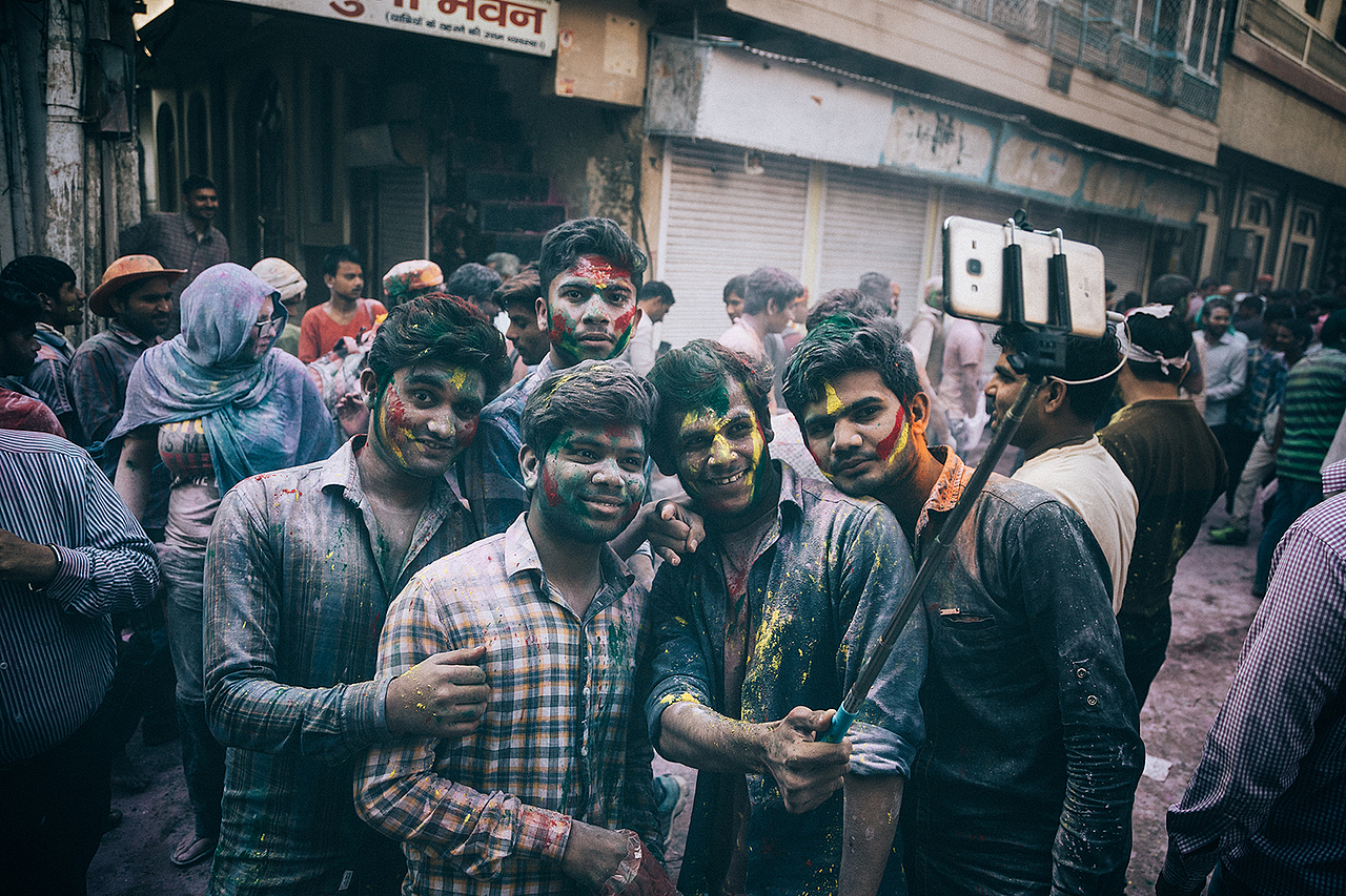 沃尔达林的洒红节