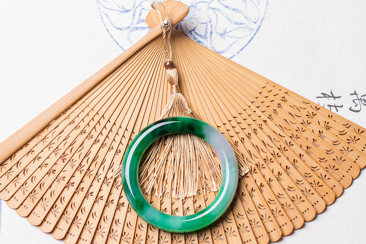 翡翠手镯（图ZMTIwNTA2Nzg4） - 产品摄影 - 站酷设计师夹缝中生存原创素材 - 站酷ZCOOL