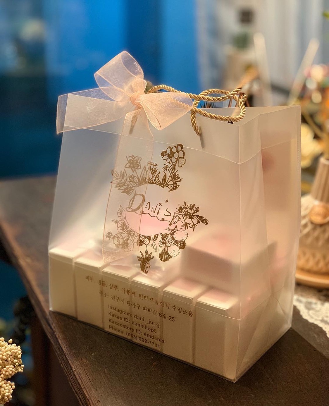 韩国护肤品牌logo与包装设计，插画运用