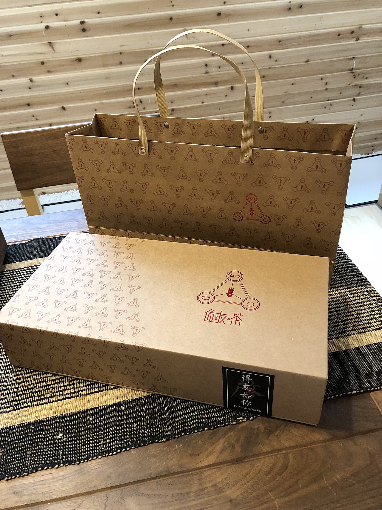 值友茶·猪年新春门神装（图ZMTQwOTU4NjA4） - 包装 - 站酷设计师SomeOneStudio原创素材 - 站酷ZCOOL