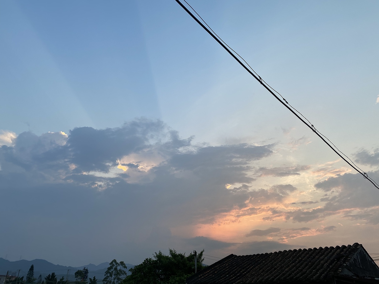 有蓝天白云也有乌云密布（图ZMjY1ODQ5MTY4） - 风光摄影 - 站酷设计师小让让原创素材 - 站酷ZCOOL