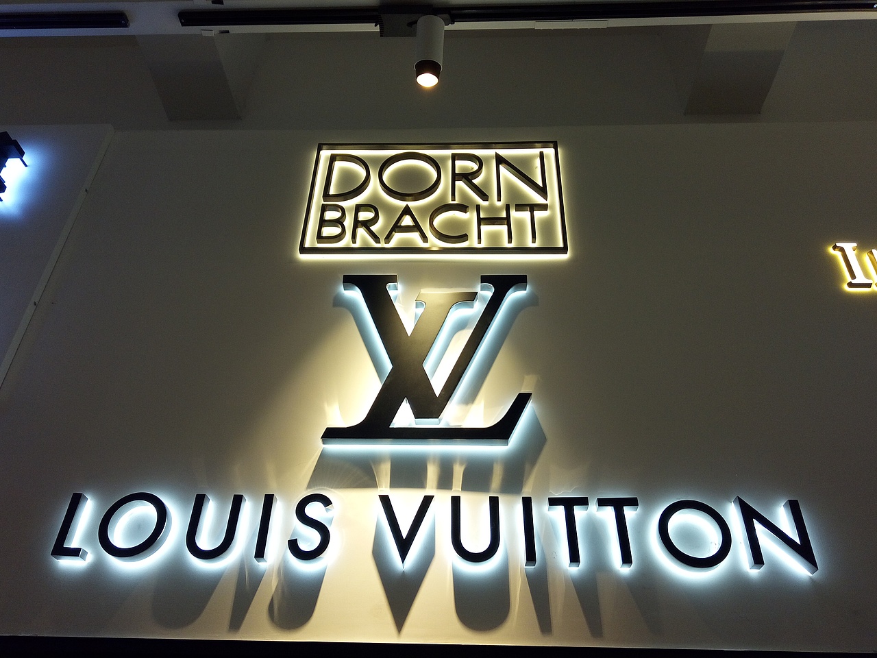 “晨恩标局”淘宝已上线，欢迎收藏。设计师首先标识定制品牌（图ZNzk5NjA1NjQ=） - 品牌 - 站酷设计师CHOICE_晨恩标局原创素材 - 站酷ZCOOL