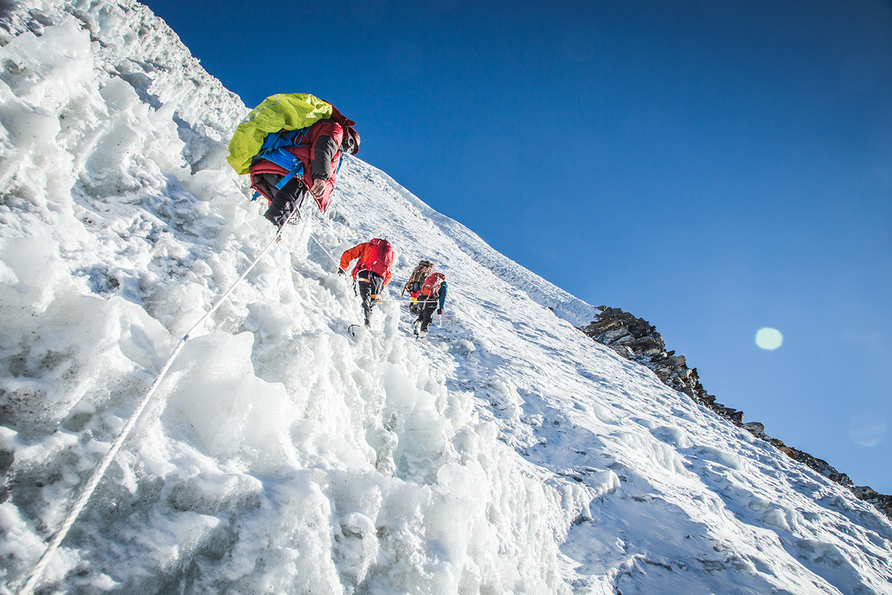2020珠峰高程测量登山队成功登顶珠穆朗玛峰 | 今日北斗