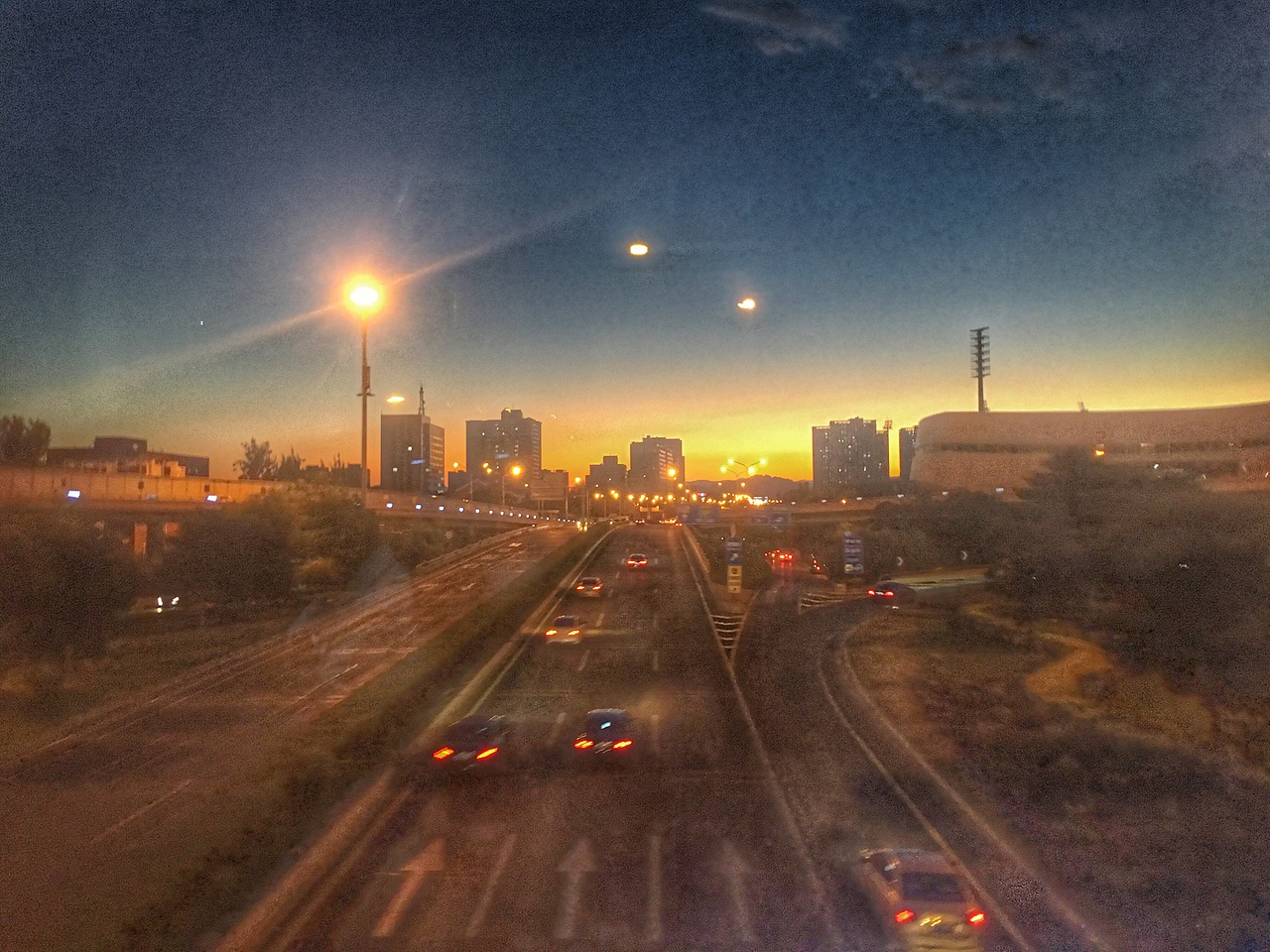 雨后的夕阳分外艳