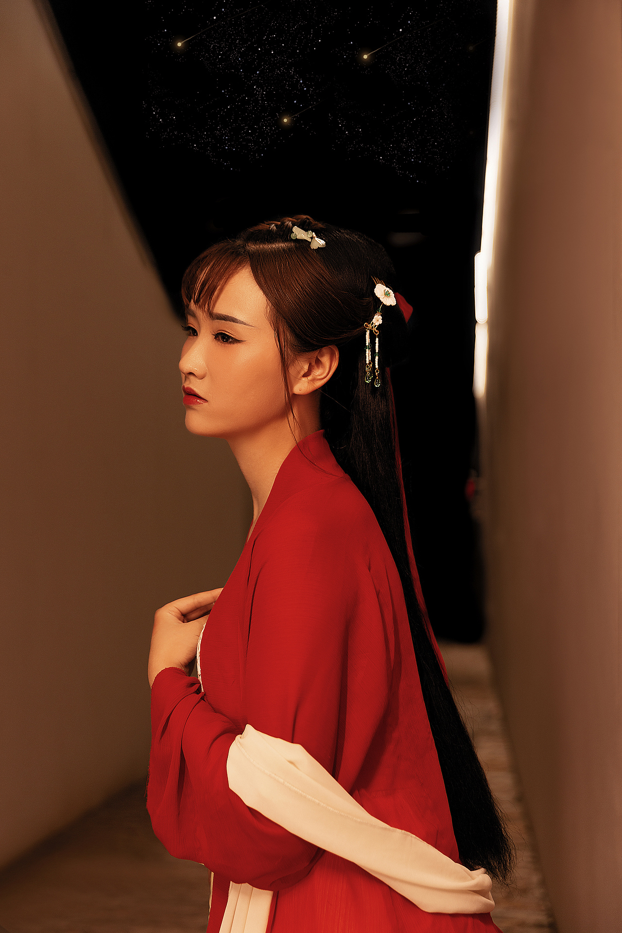 暗情（图ZMTcwMDMzOTEy） - 人像摄影 - 站酷设计师只此山青原创素材 - 站酷ZCOOL