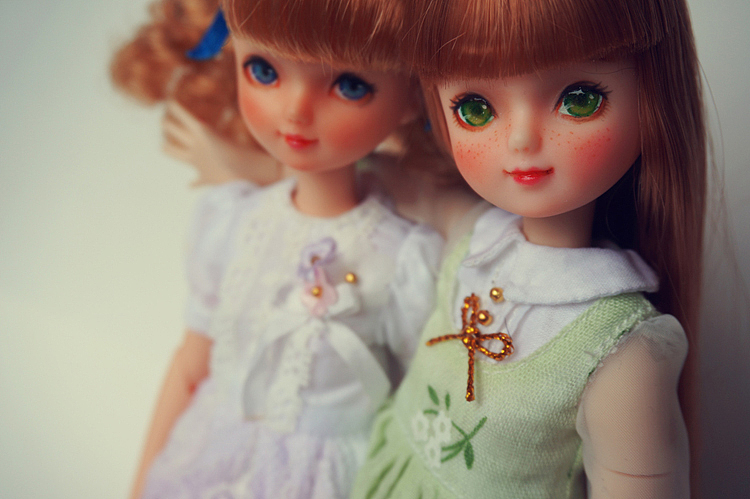 被娃妈要求的一只复刻~和自养的娃合照~