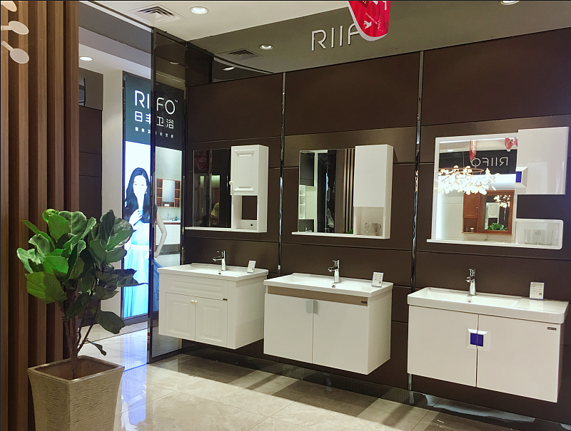 日丰卫浴专卖店来宾店-卫浴门店实景摄影