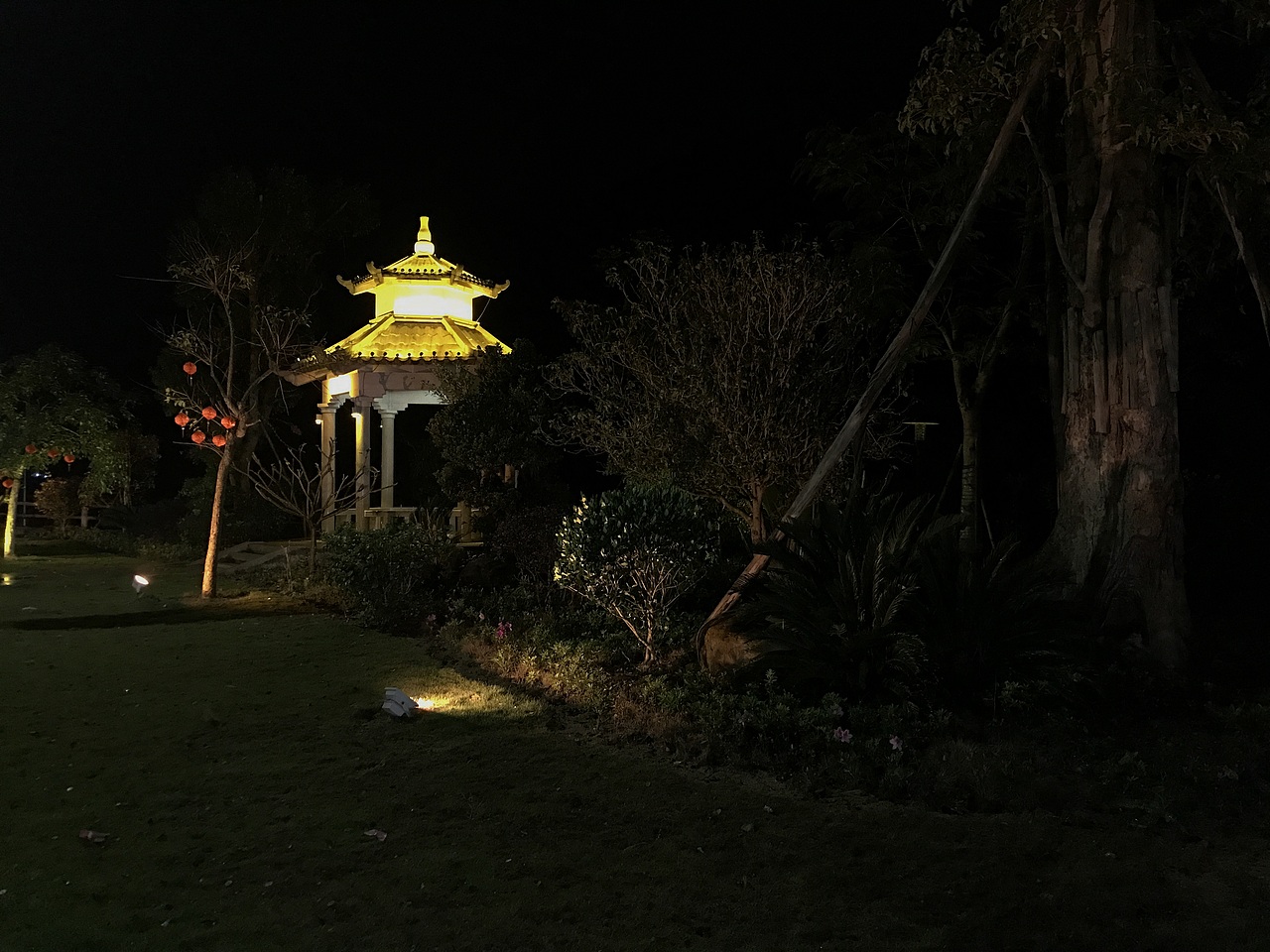 中国最美小城的迷人夜色