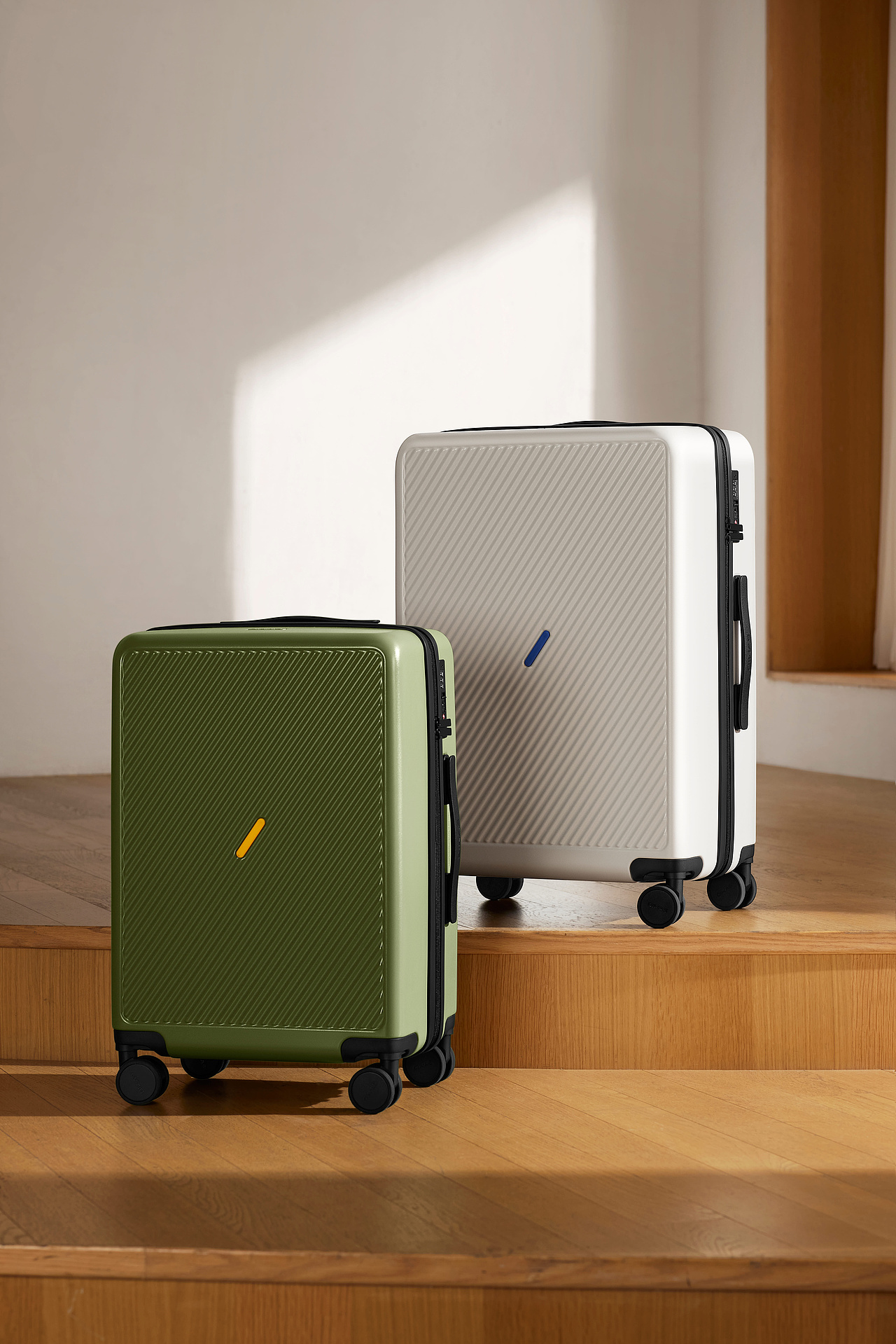 行李箱拍攝｜愛(ài)華仕（圖ZMzMyODQzMTIw） - 產(chǎn)品攝影 - 站酷設(shè)計(jì)師IN9產(chǎn)品攝影原創(chuàng)素材 - 站酷ZCOOL