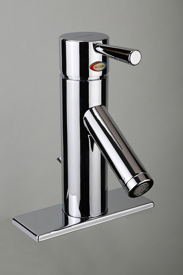 2013年拍摄的不锈钢水龙头