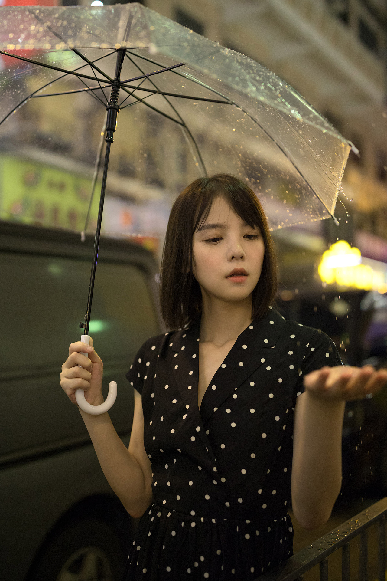 地上一滴雨  天上一颗星