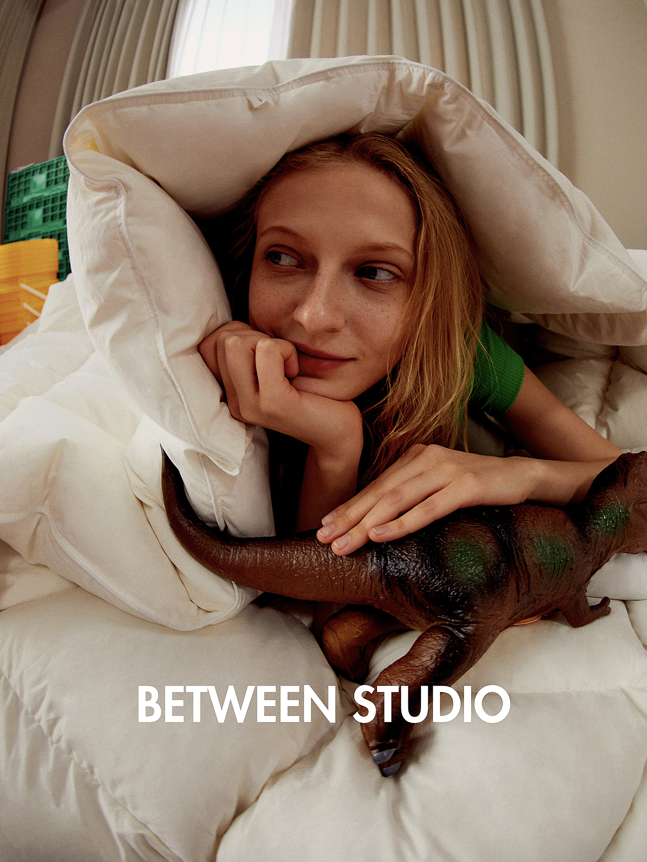 給BEVINK羽絨被拍的一組圖片（圖ZMzU1MjkyMDEy） - 人像攝影 - 站酷設(shè)計(jì)師知間BETWEEN原創(chuàng)素材 - 站酷ZCOOL