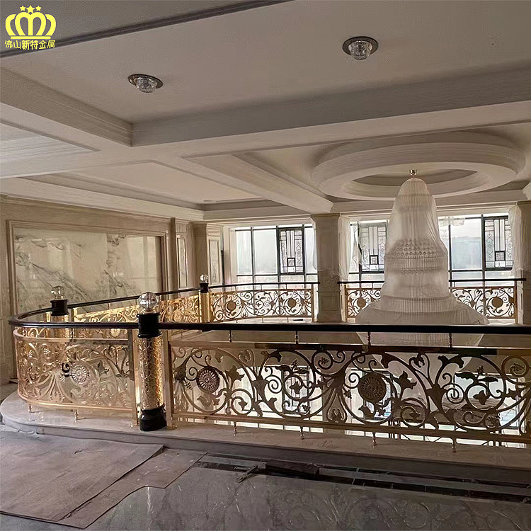跟上潮流雕花款铜围栏别墅酒店效果图