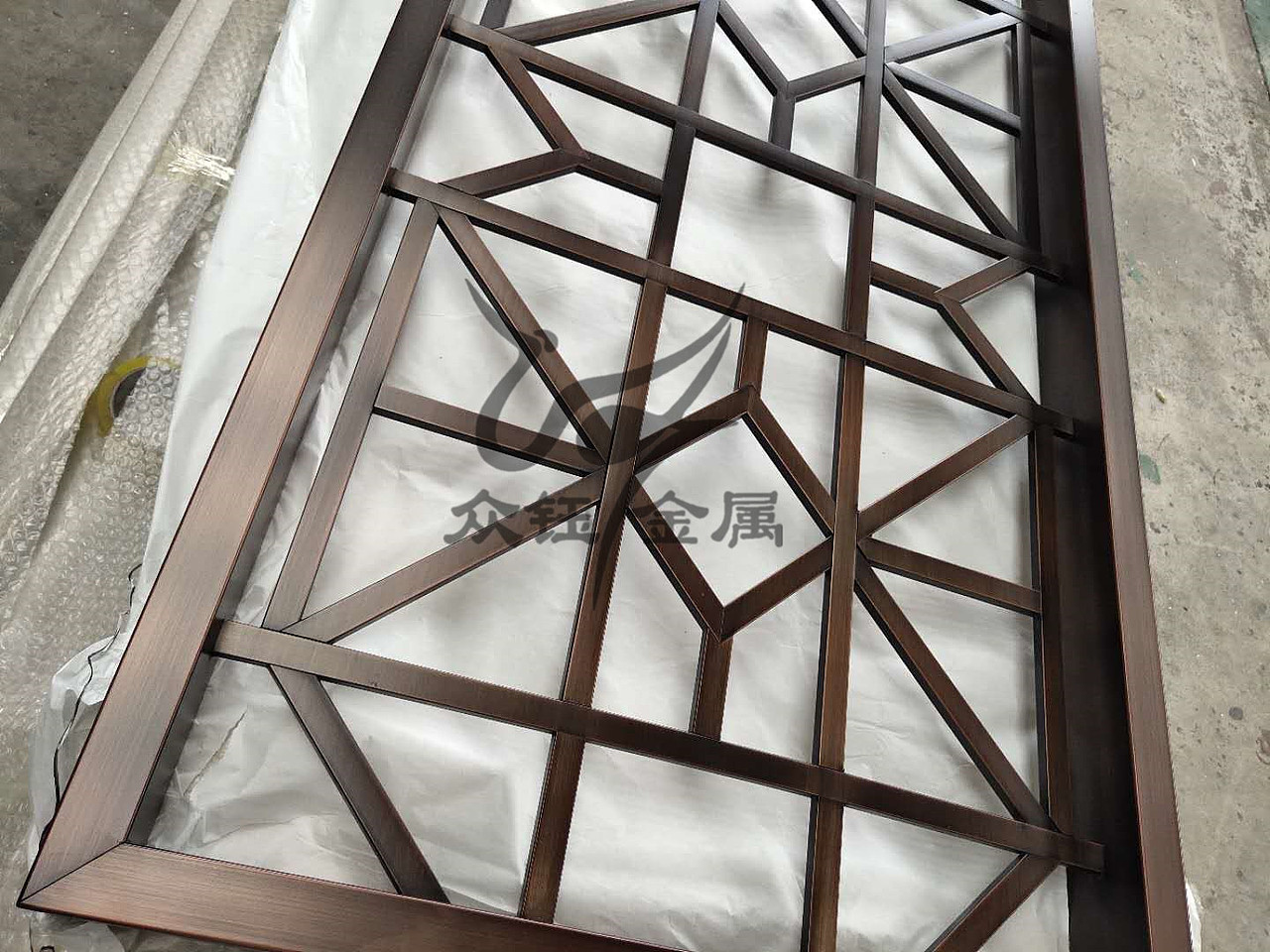 经典仿铜不锈钢屏风  设计制作安装一体