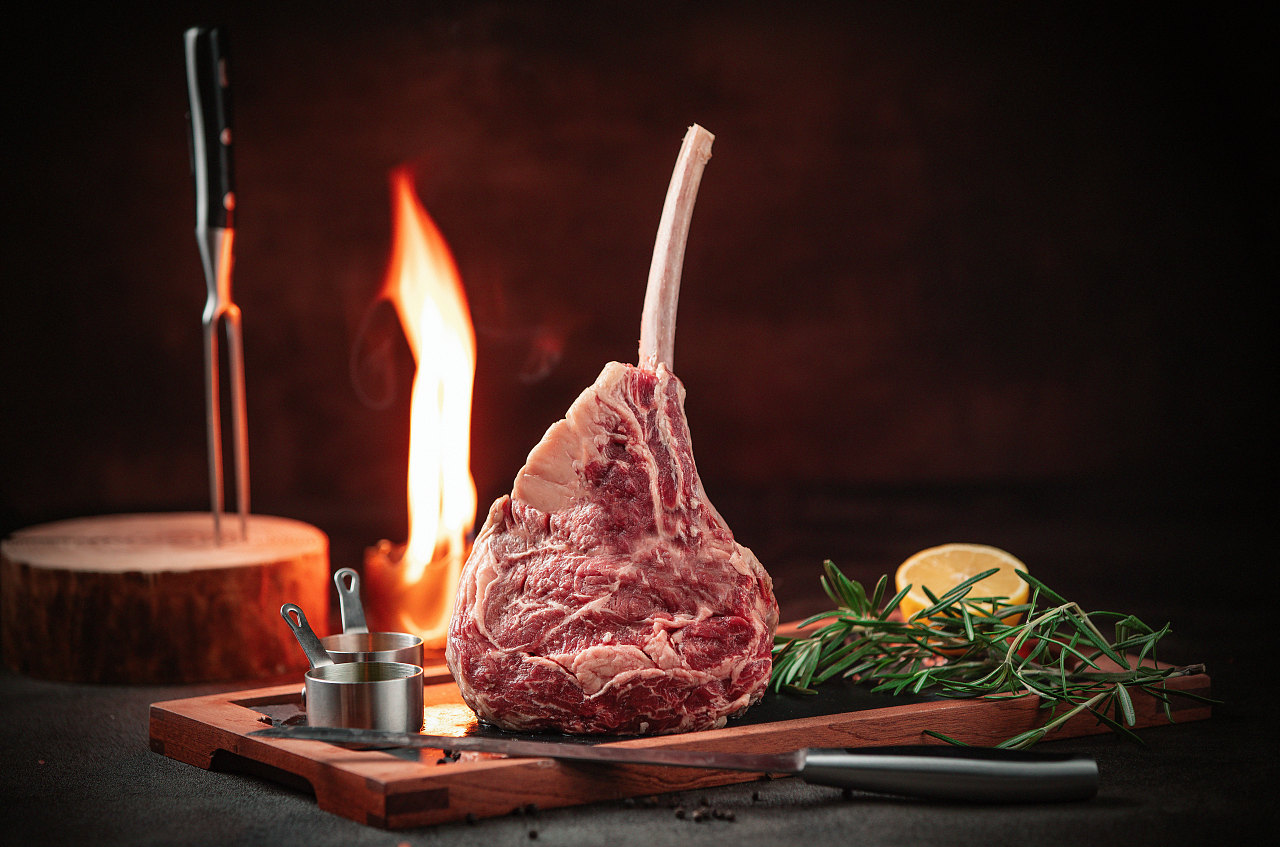 美食摄影--火焰战斧牛排