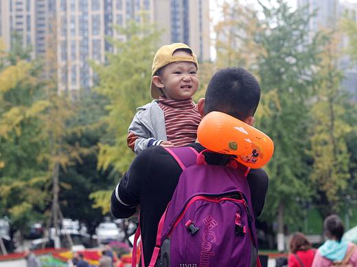 东北小蒸饺成长记录1岁半