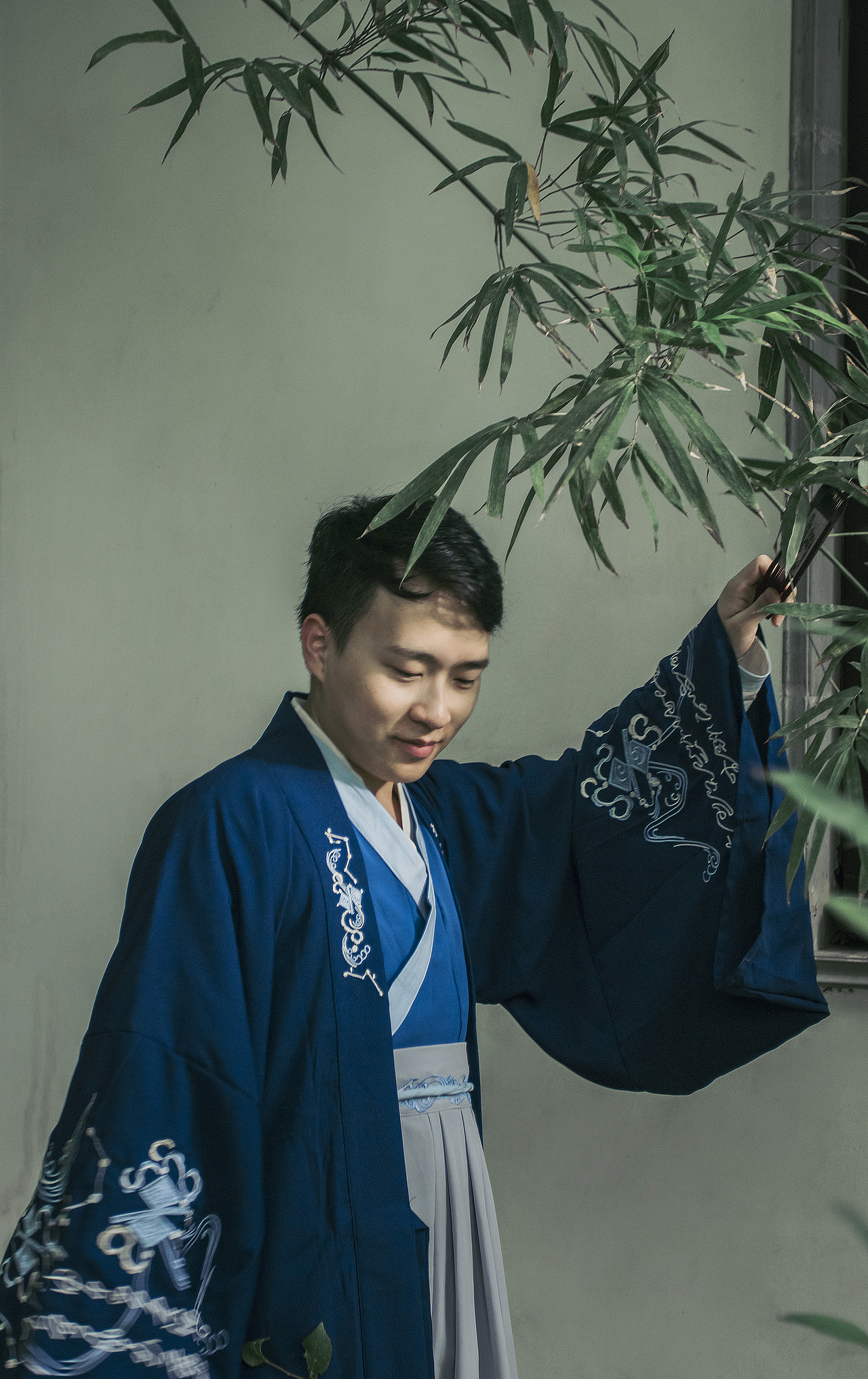 「鲸」愿重回汉唐 着汉家衣裳