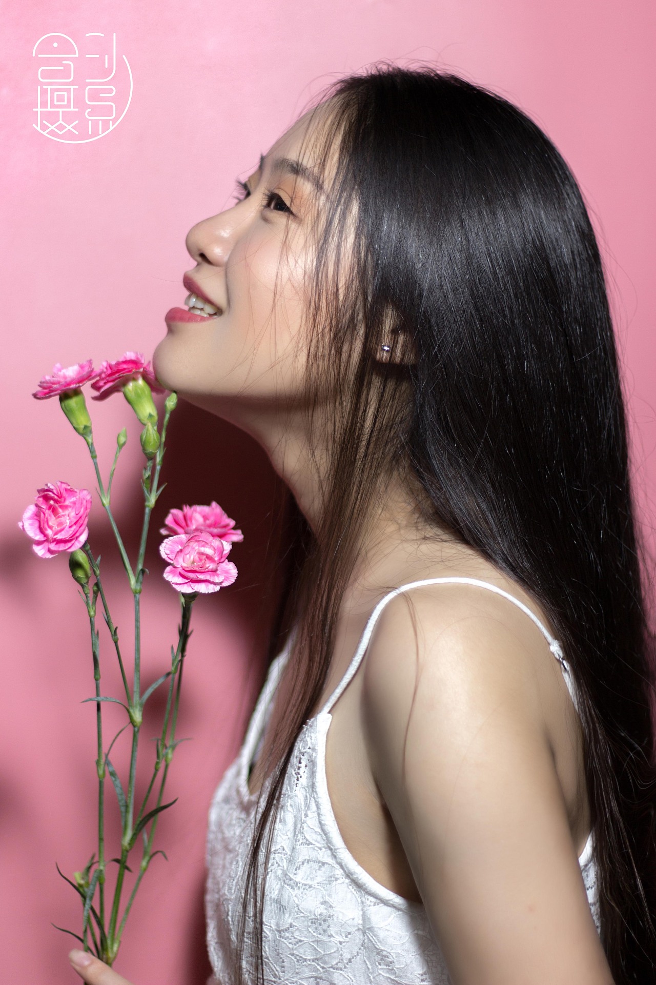 粉红的姑娘她不是烈焰吗