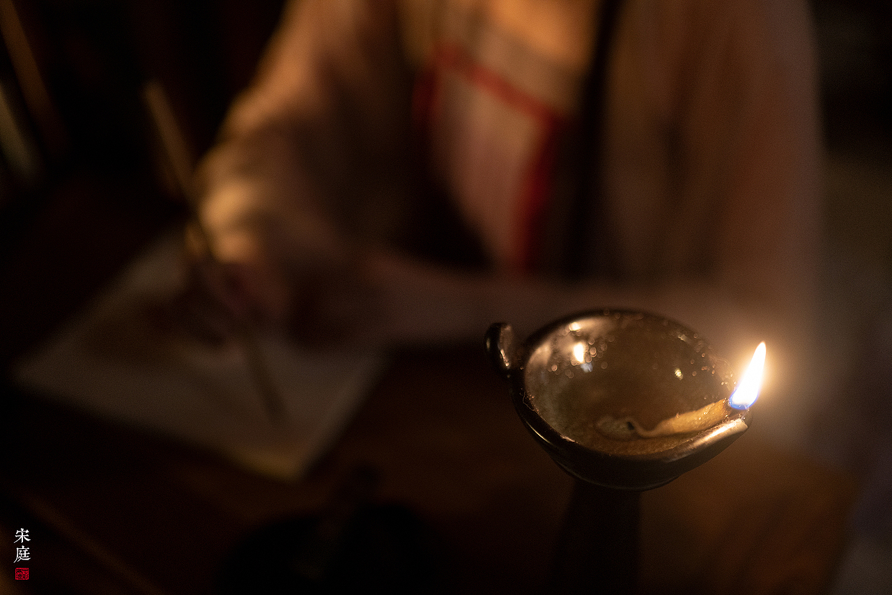 古镇汉服夜景《起舞霓桑》（图ZMjc2MjE5MTg4） - 人像摄影 - 站酷设计师DeerSee鹿见原创素材 - 站酷ZCOOL