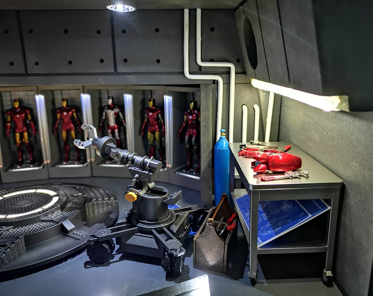 迷你版七库场景ht12cm钢铁侠3机甲格纳库含人偶套装