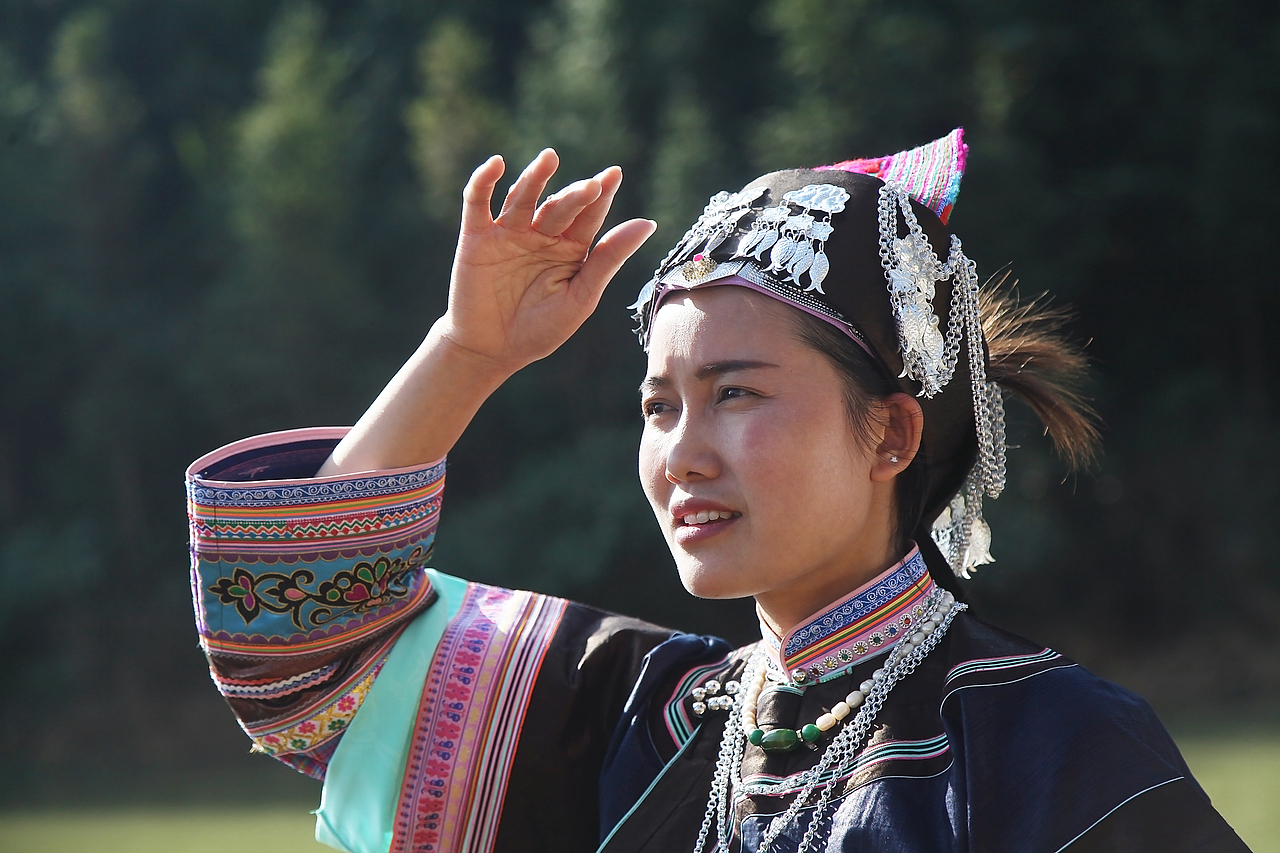 壮族服饰,刺绣工艺|摄影|人文/纪实摄影|时代神画影视_原创作品-站酷z