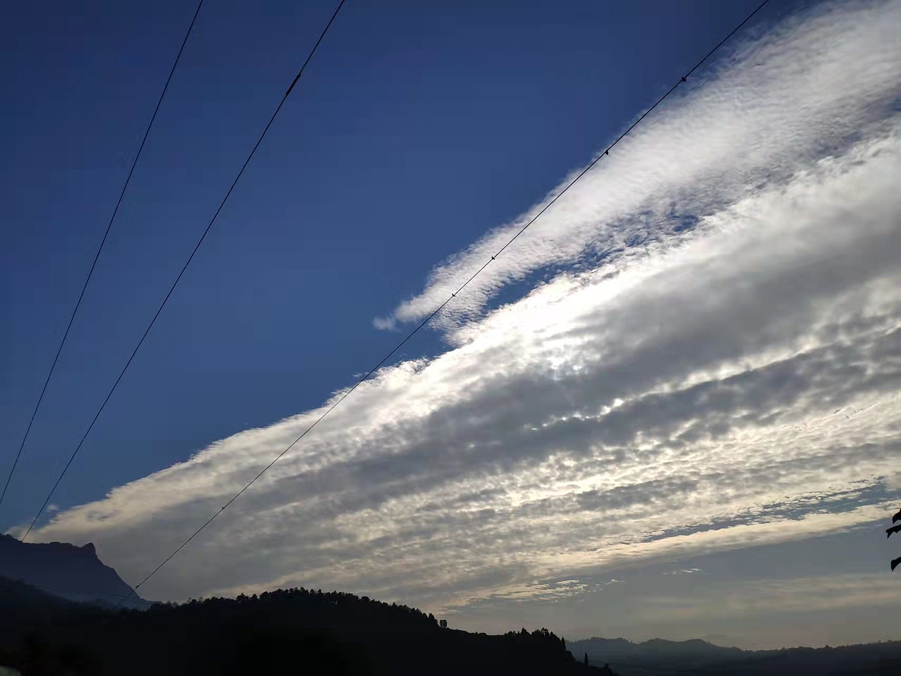 家乡的天空（图ZMjg4NTEwOTA0） - 风光摄影 - 站酷设计师一支快乐的小彩铅原创素材 - 站酷ZCOOL