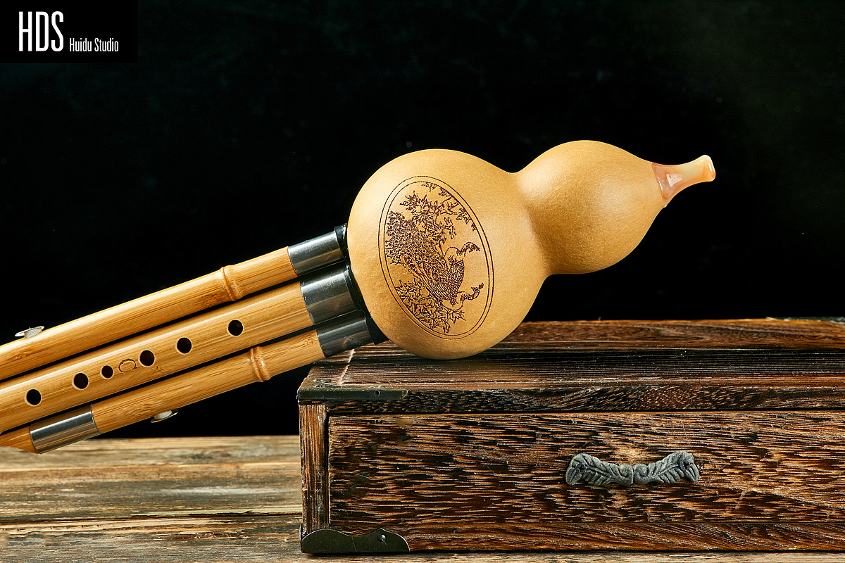 乐器产品葫芦丝静物场景图拍摄