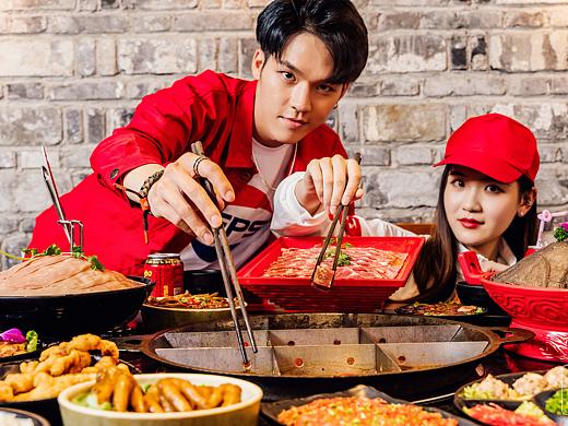 佩姐火锅创意海报