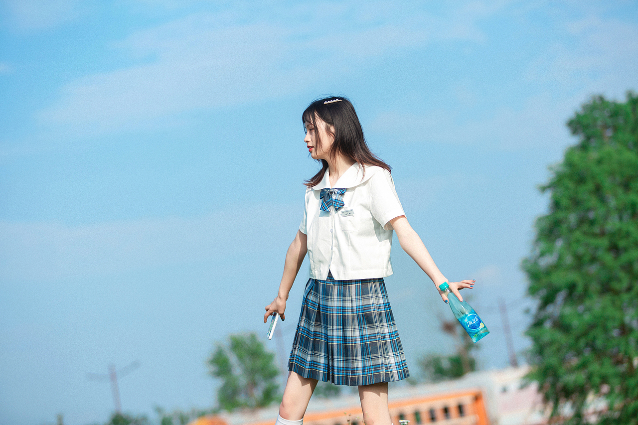 天很高,风很清澈