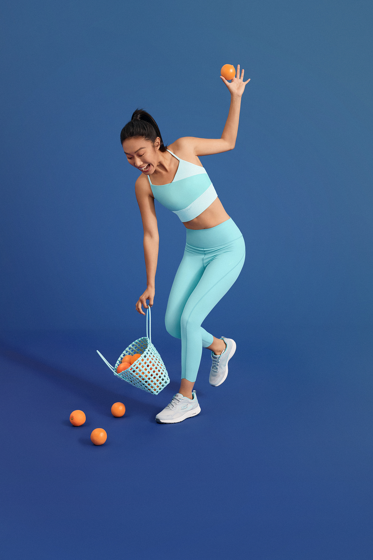 SKECHERS瑜伽流动女孩-水系列（图ZMzc2MjM5MDky） - 人像摄影 - 站酷设计师MAXAU区柱江原创素材 - 站酷ZCOOL